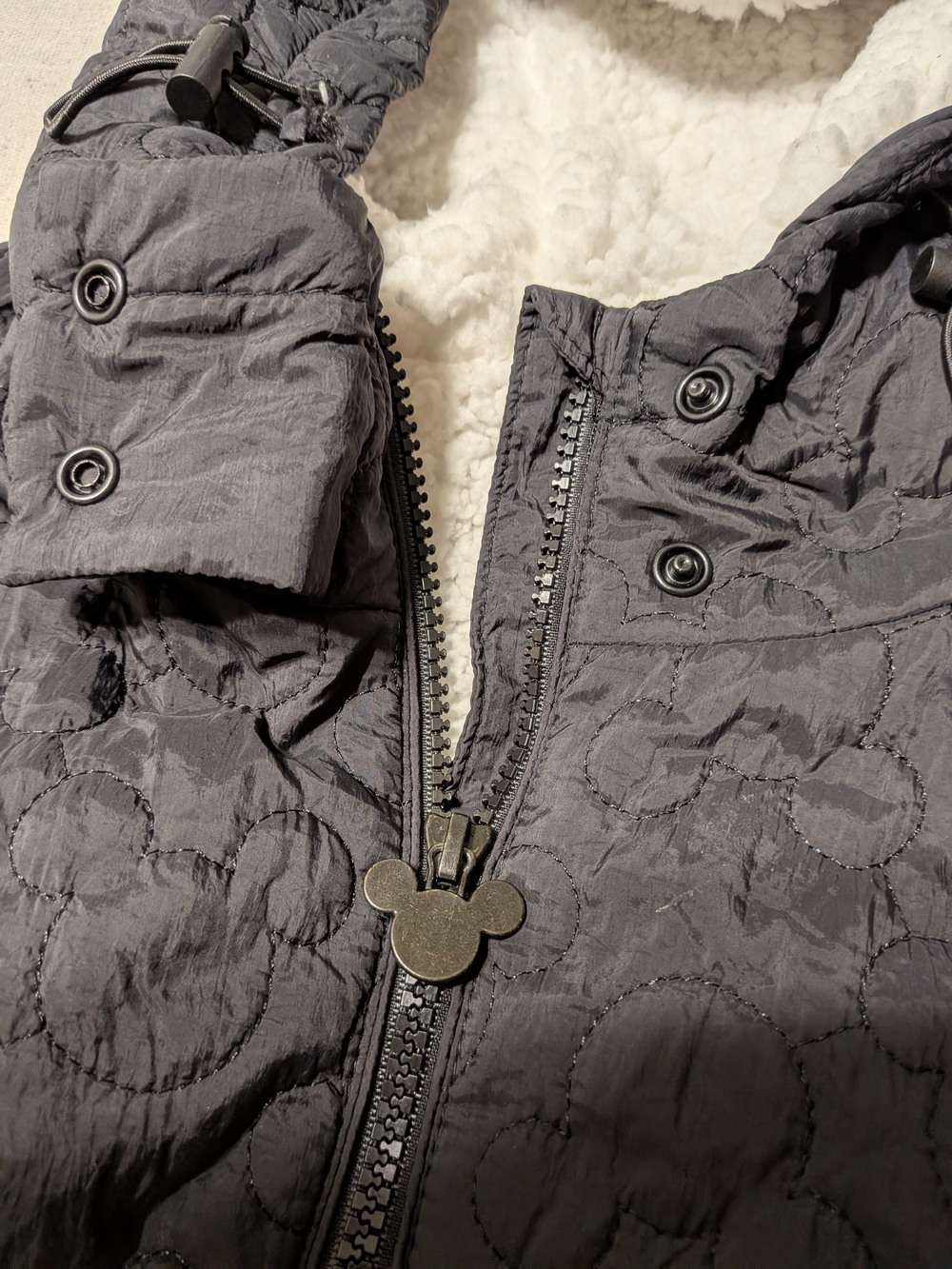 Disney Mickey Mouse Quilted Puffer Jacket Hooded Sherpa Black - Picture 5 of 11